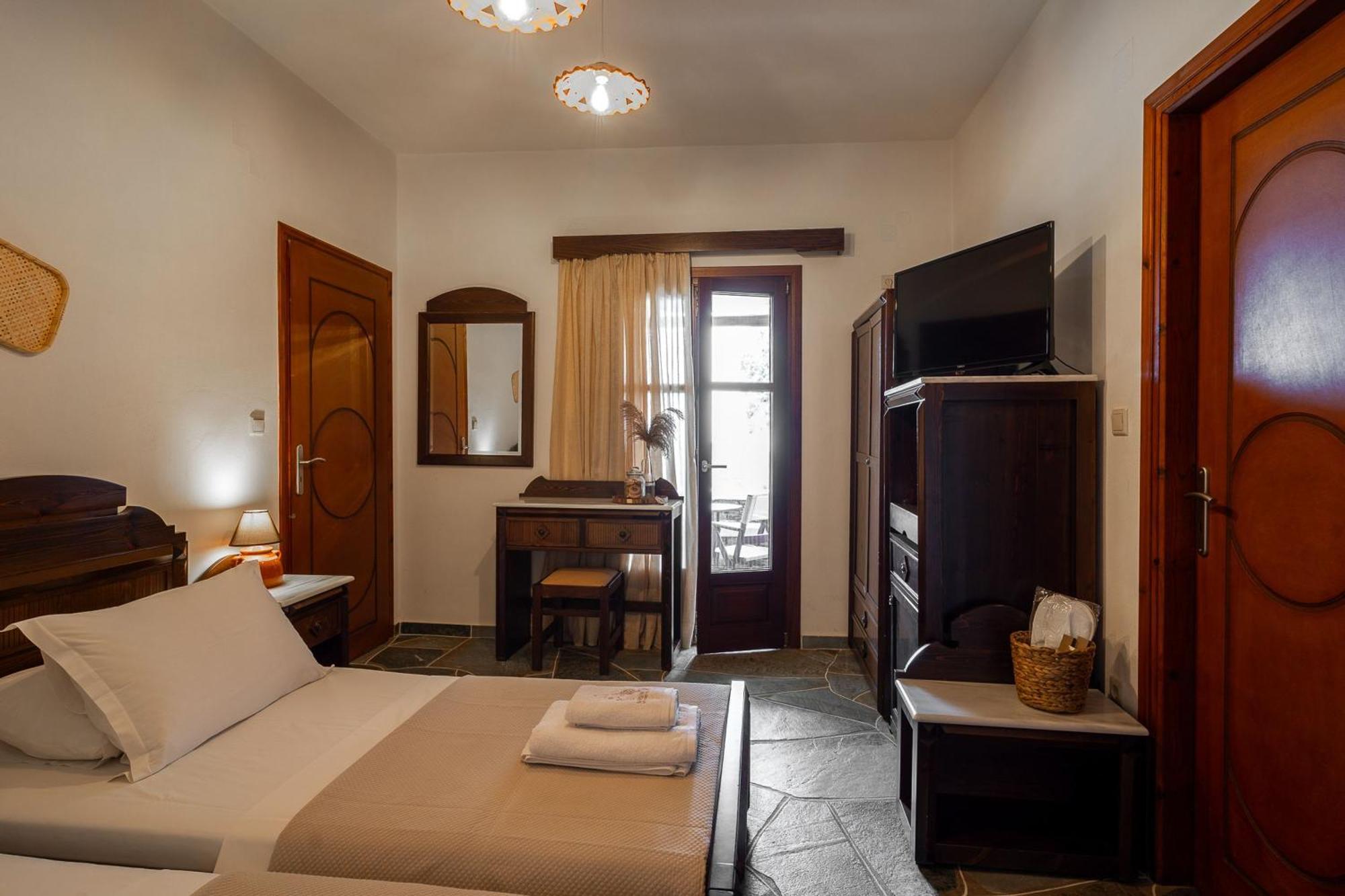 Mirsini Apartments In Sifnos Vathi  Bagian luar foto