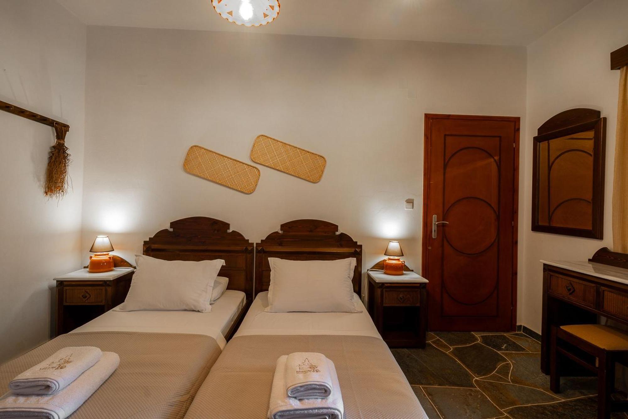 Mirsini Apartments In Sifnos Vathi  Bagian luar foto
